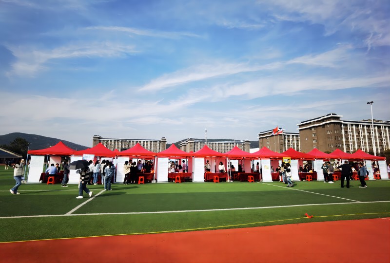 Компания Bengbu Longhua Die Casting Machine Co., Ltd. приняла участие в мероприятии по набору персонала в кампусе, организованном Технологическим и бизнес-колледжем Бенгбу.